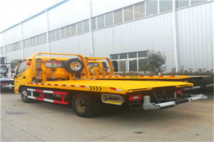 尚志附近拖车救援搭电